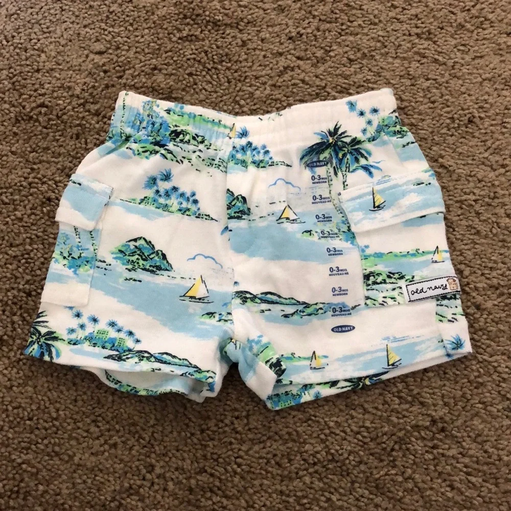 Old Navy Shorts Infant Size 0-3‎ Months White Sailboats Baby Newborn Elastic